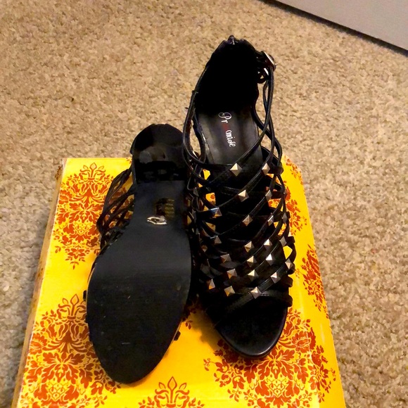 Size 7 promise - Picture 1 of 2